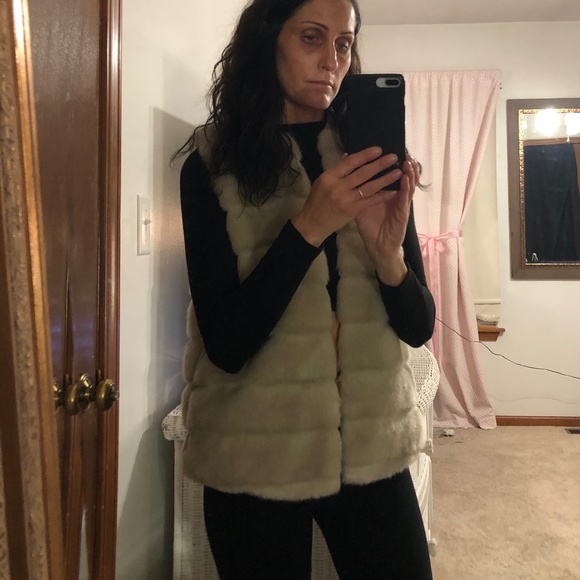andeawy tan faux fur vest - Picture 4 of 4
